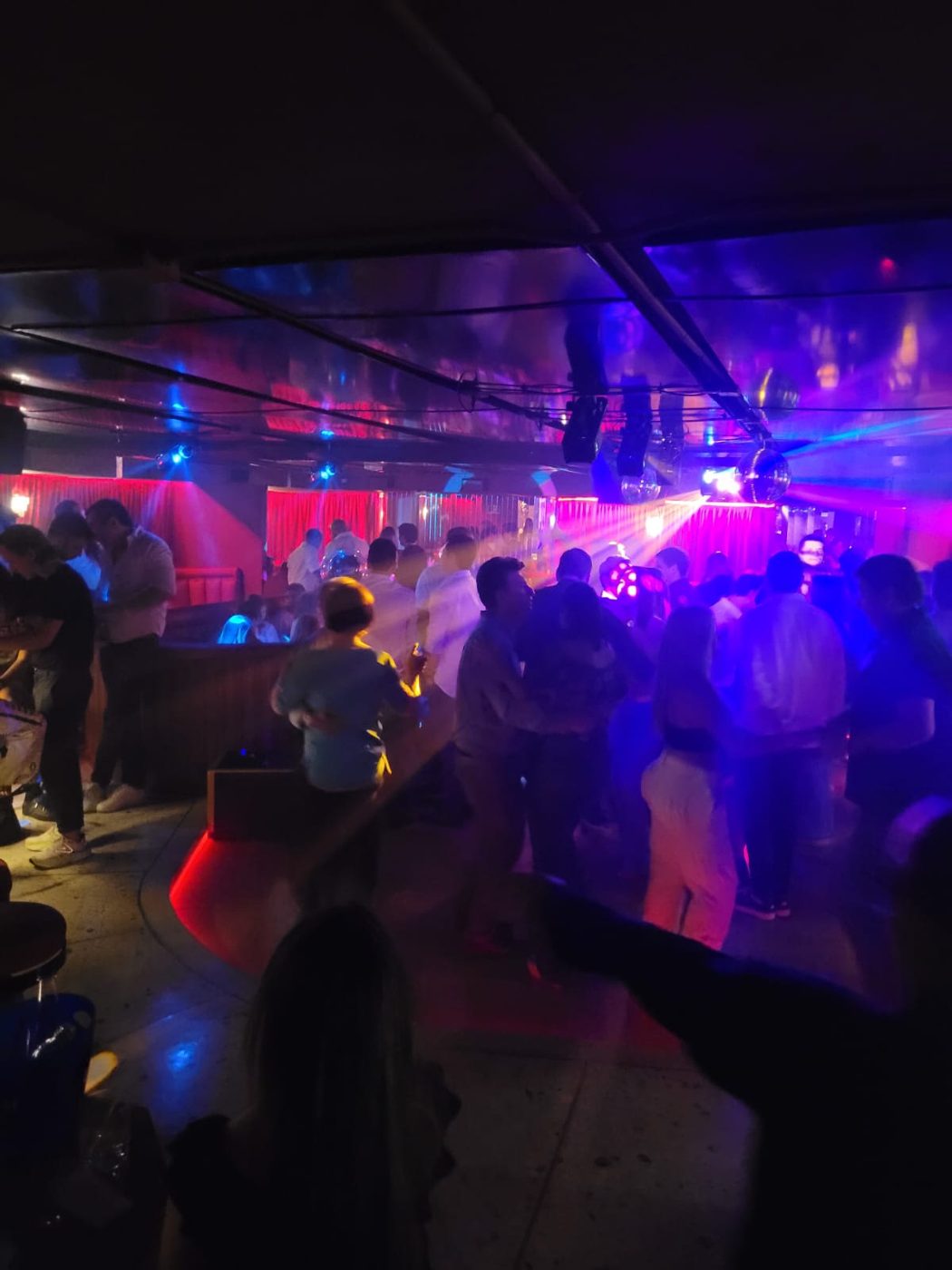 La pista de baile de Éxtasis Club